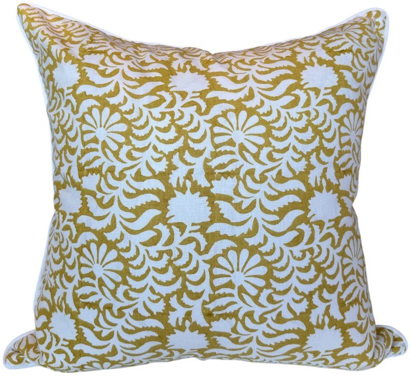 Bernelia pillow