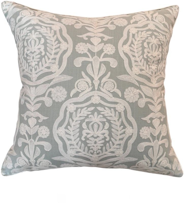 Constance pillow