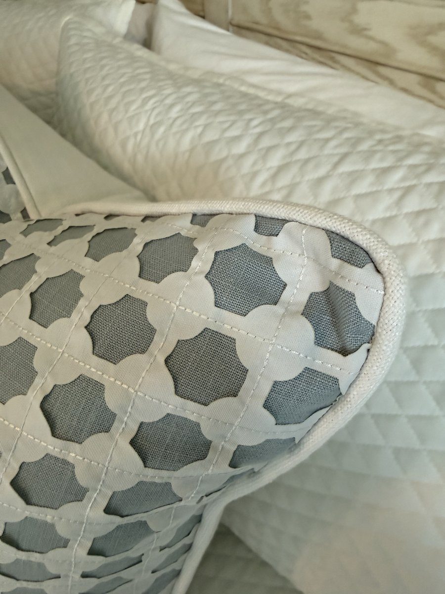 Cothay white lattice overlay and white piping corner detail