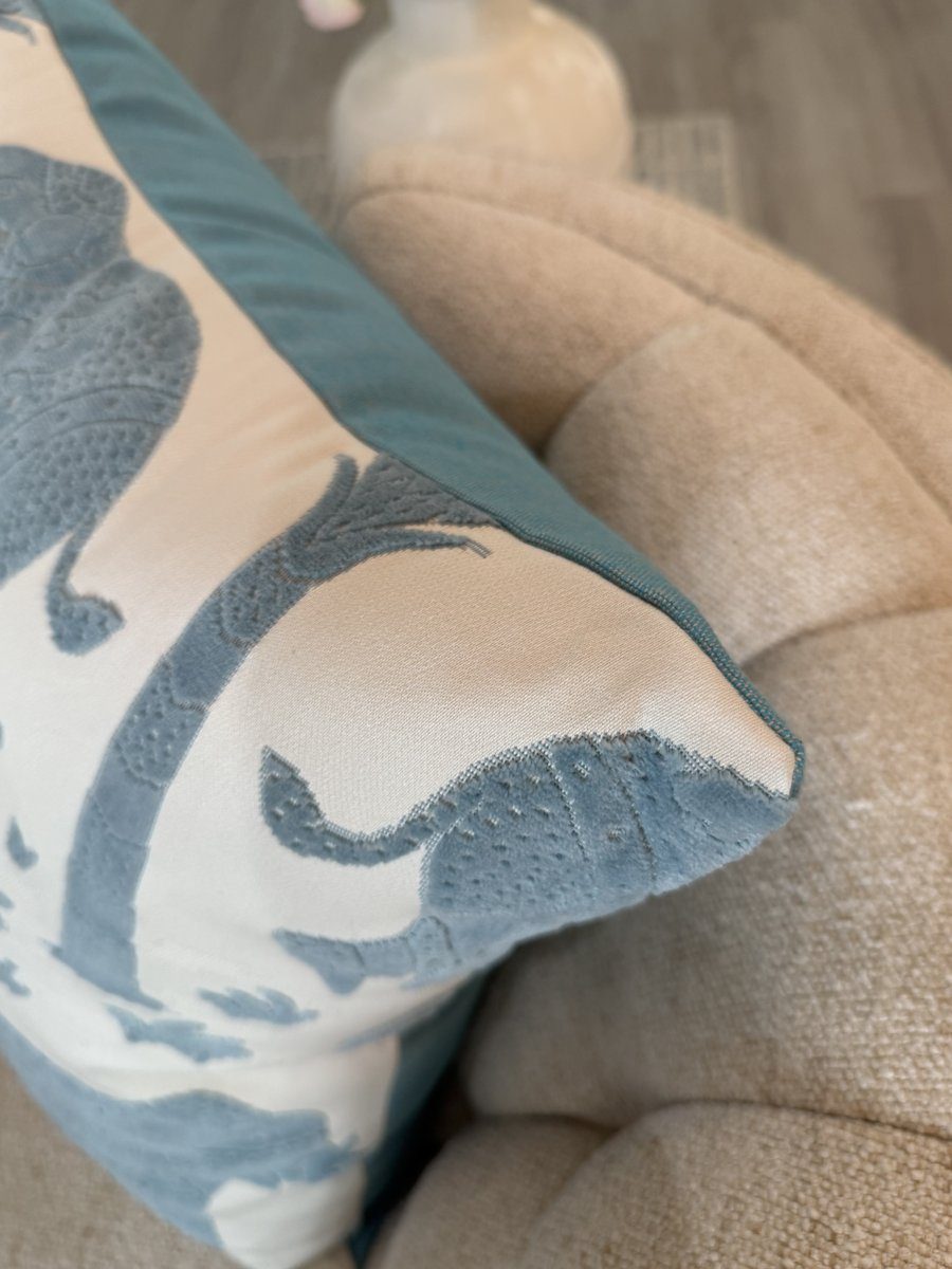 Ella piping detail