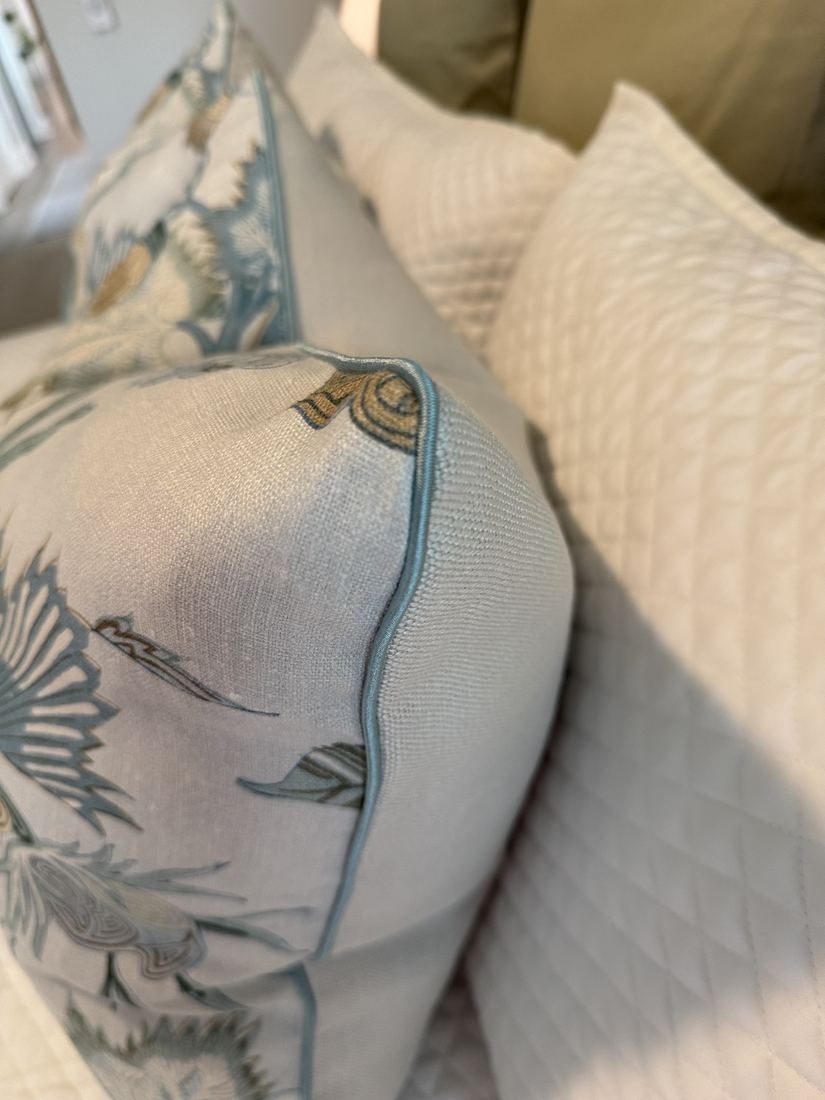 Indienne Jacobean pillow aqua piping close up