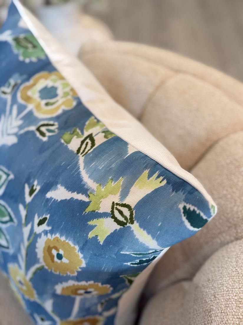 Lilia pillow white welt edge detail