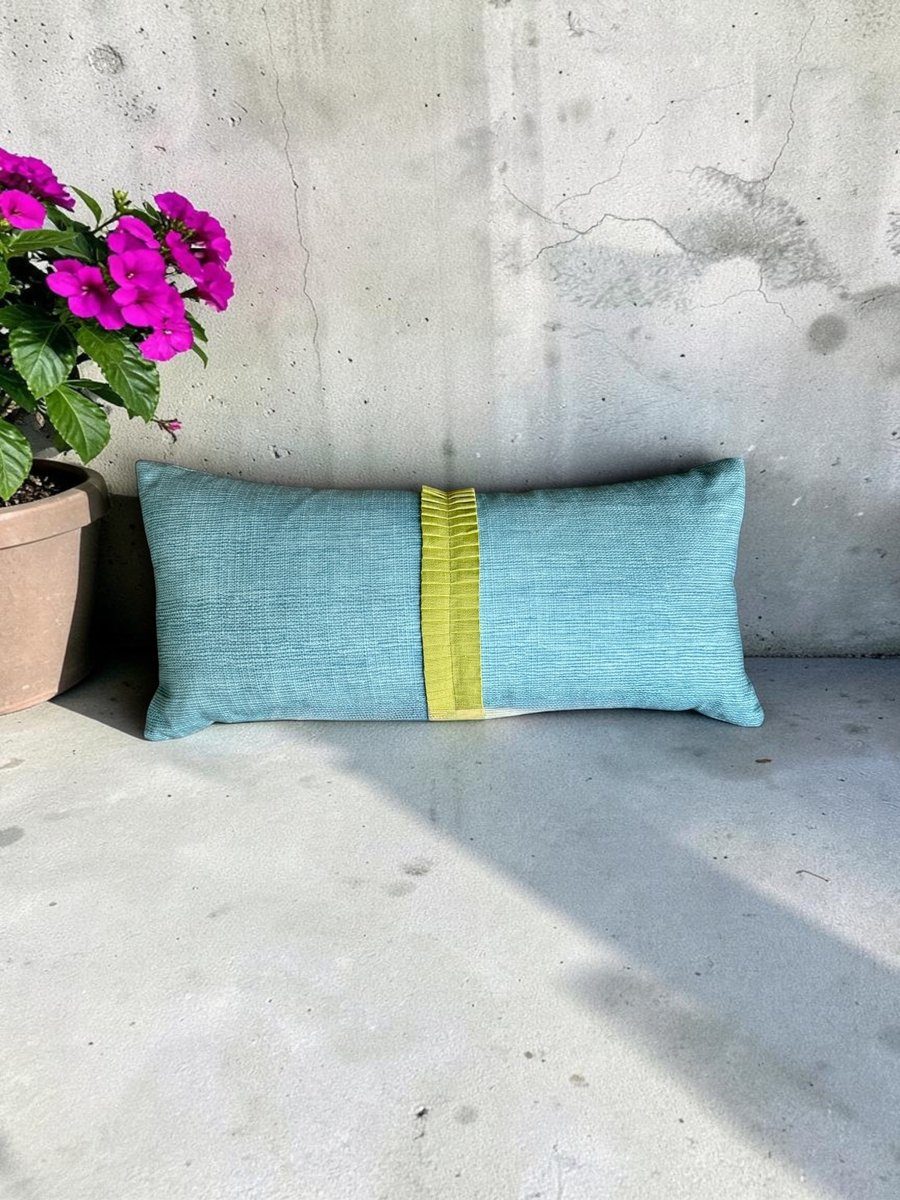 Lima styled outdoors