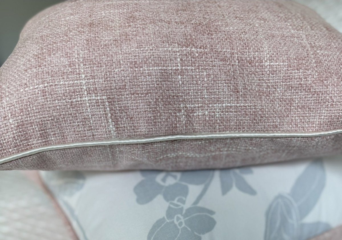 Molly piping detail