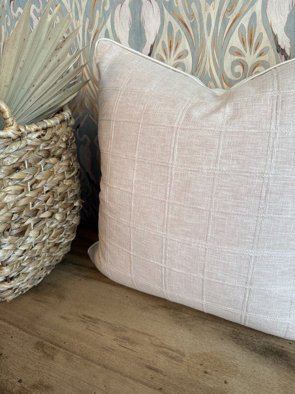 Square Blush detail 1